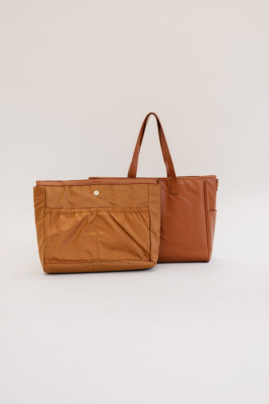 SIGNATURE TOTE CARRY ALL ON BAG