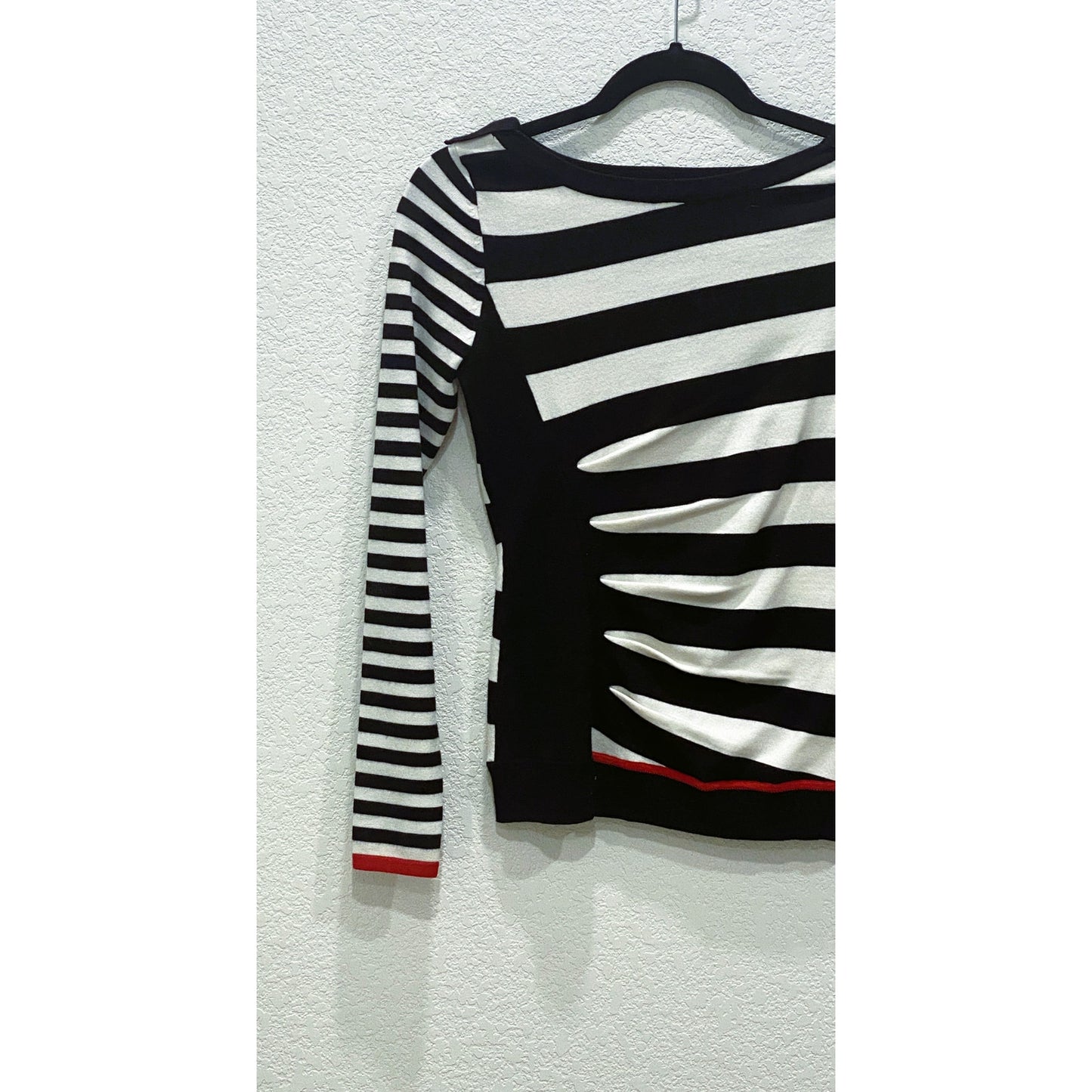 NWT Karen Millen Black and White Optical Illusion Striped Sweater - Size 2