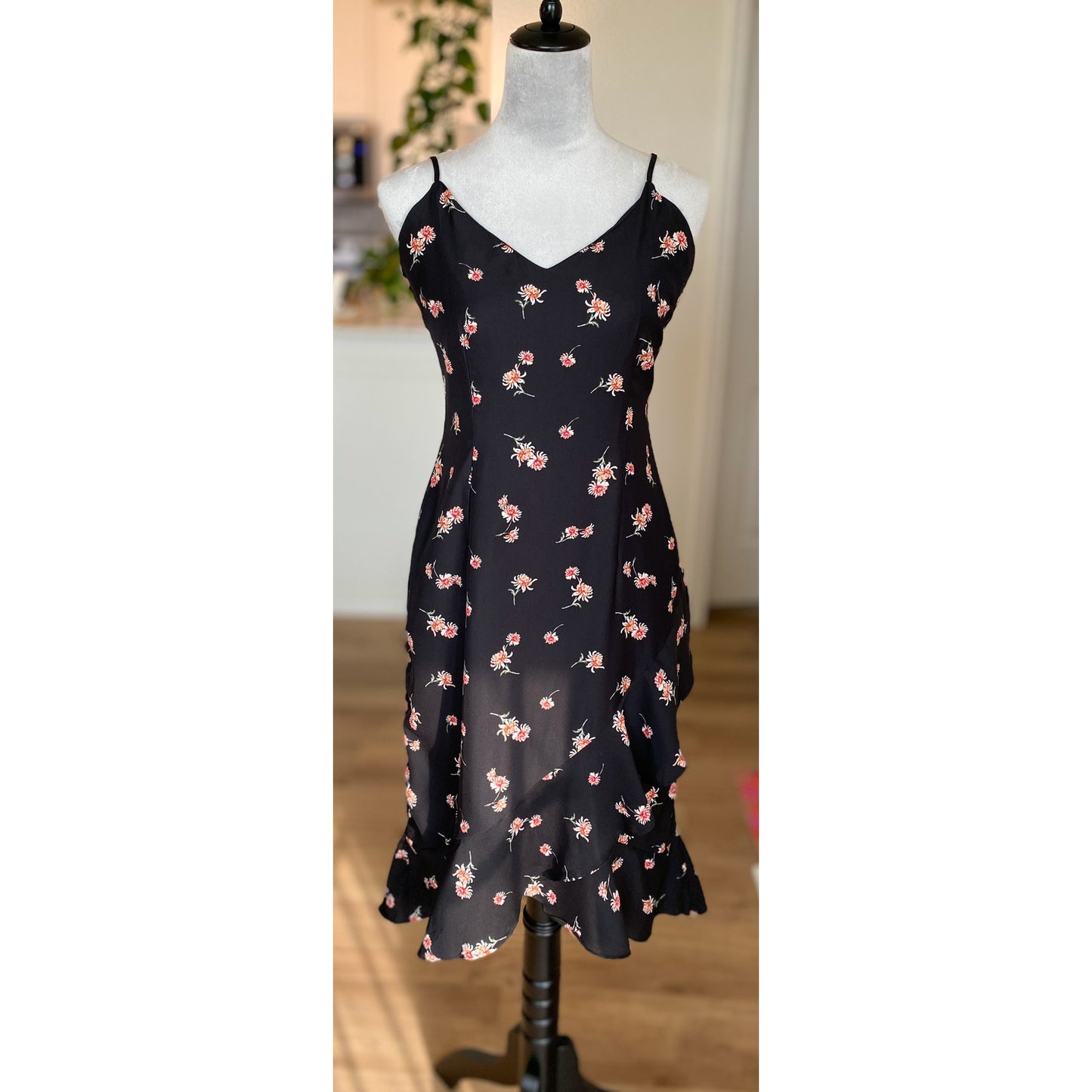 BB Dakota RSVP All Eyes on You Black Floral Knee-Length Dress - Size 4