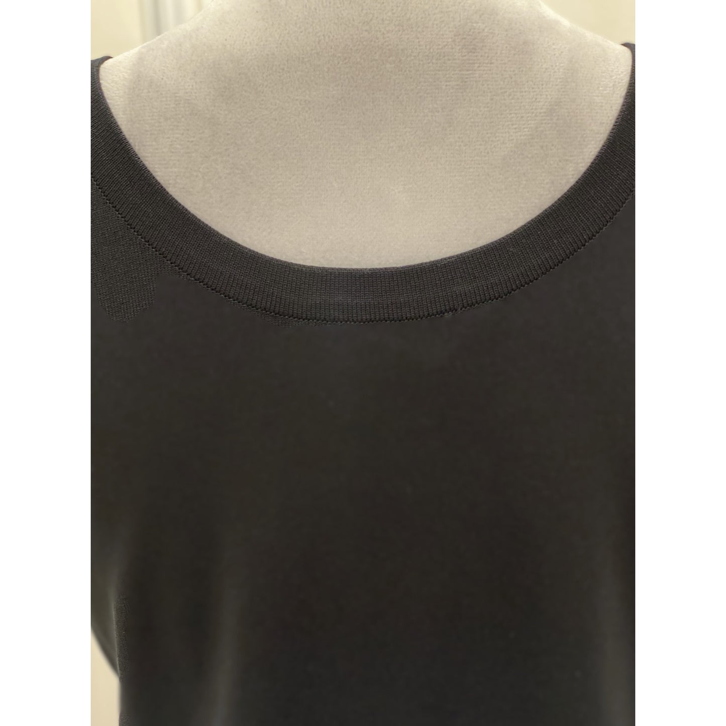 Exclusively Misook Petite Black Scoop Neck Tank Top - Size Medium